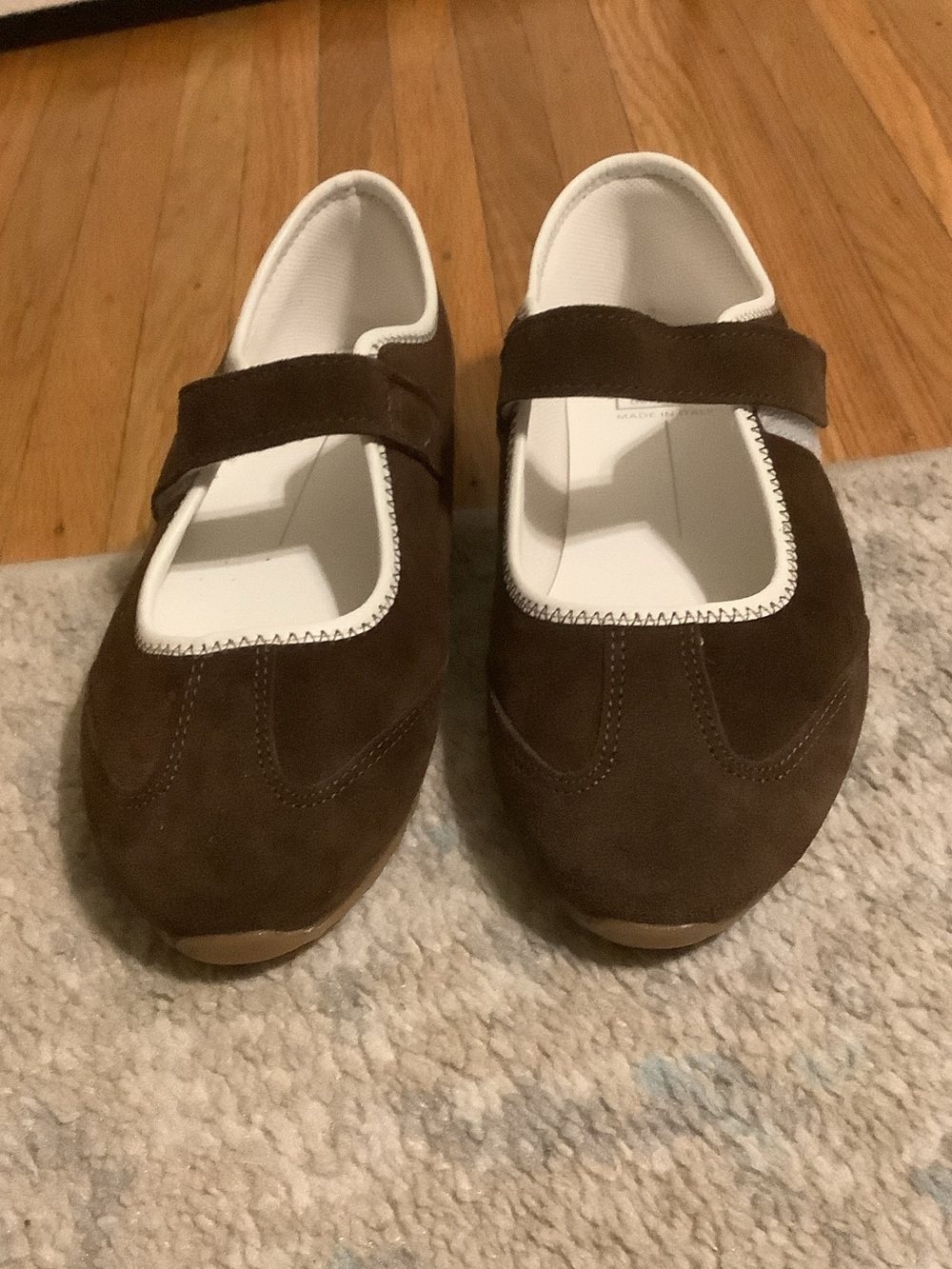 NWOT! Dolce Vita chocolate Brown Suede Mary Jane comfort shoes